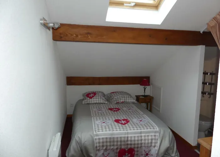 Les Lys Oranges Apartment *