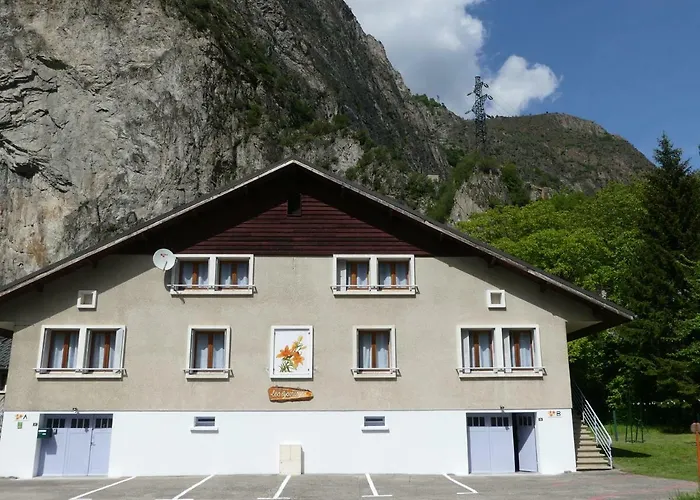 Les Lys Oranges Apartment