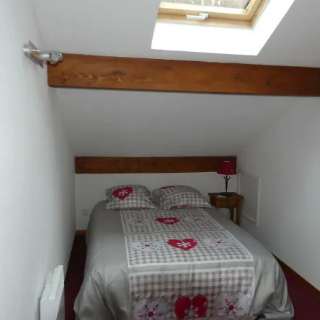 Les Lys Oranges Apartment *